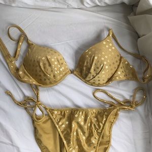 VENUS Gold bikini